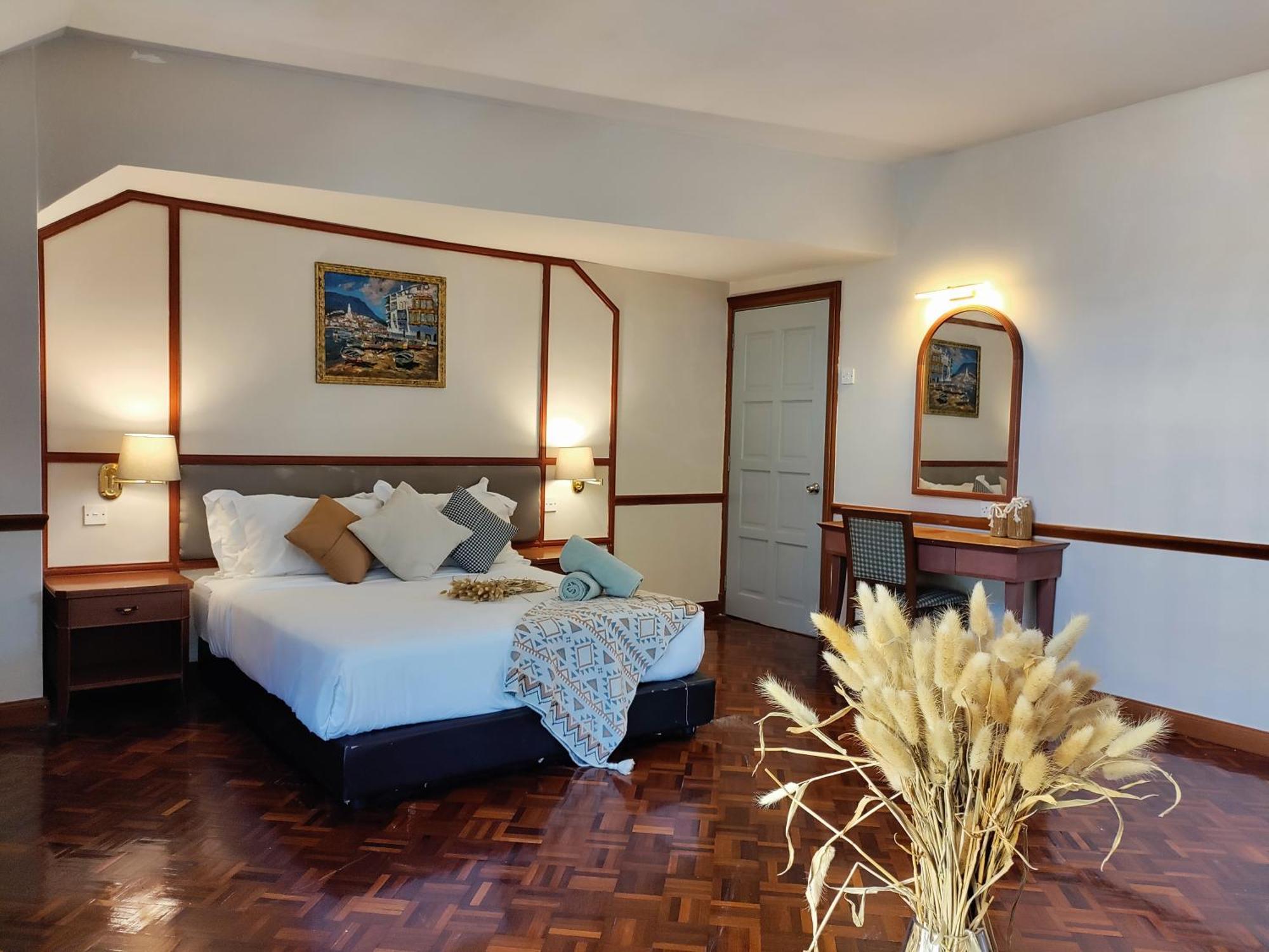 Star Regency By Plush Brinchang Bilik gambar